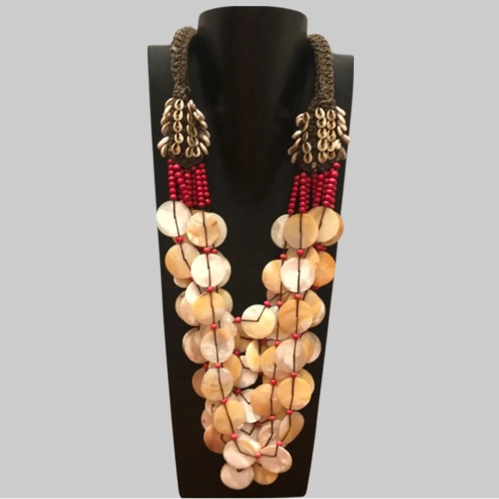 ‼️💥PRICE DROP ☄️ Handmade decorative necklaces with shells and wooden beads.